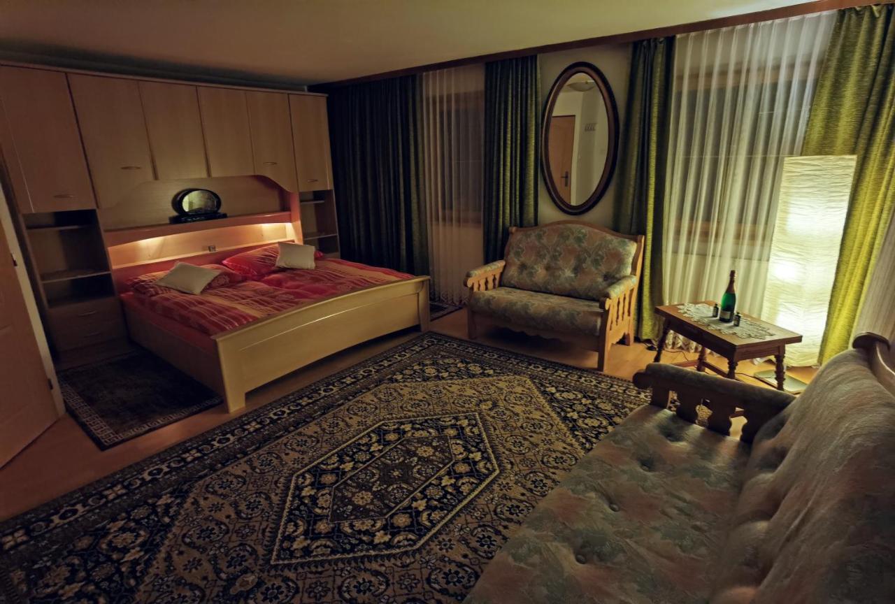 Haus Fiegl Hotel Oetz Eksteriør billede