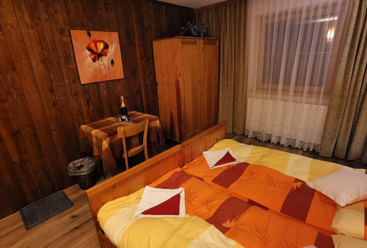 Haus Fiegl Hotel Oetz Eksteriør billede