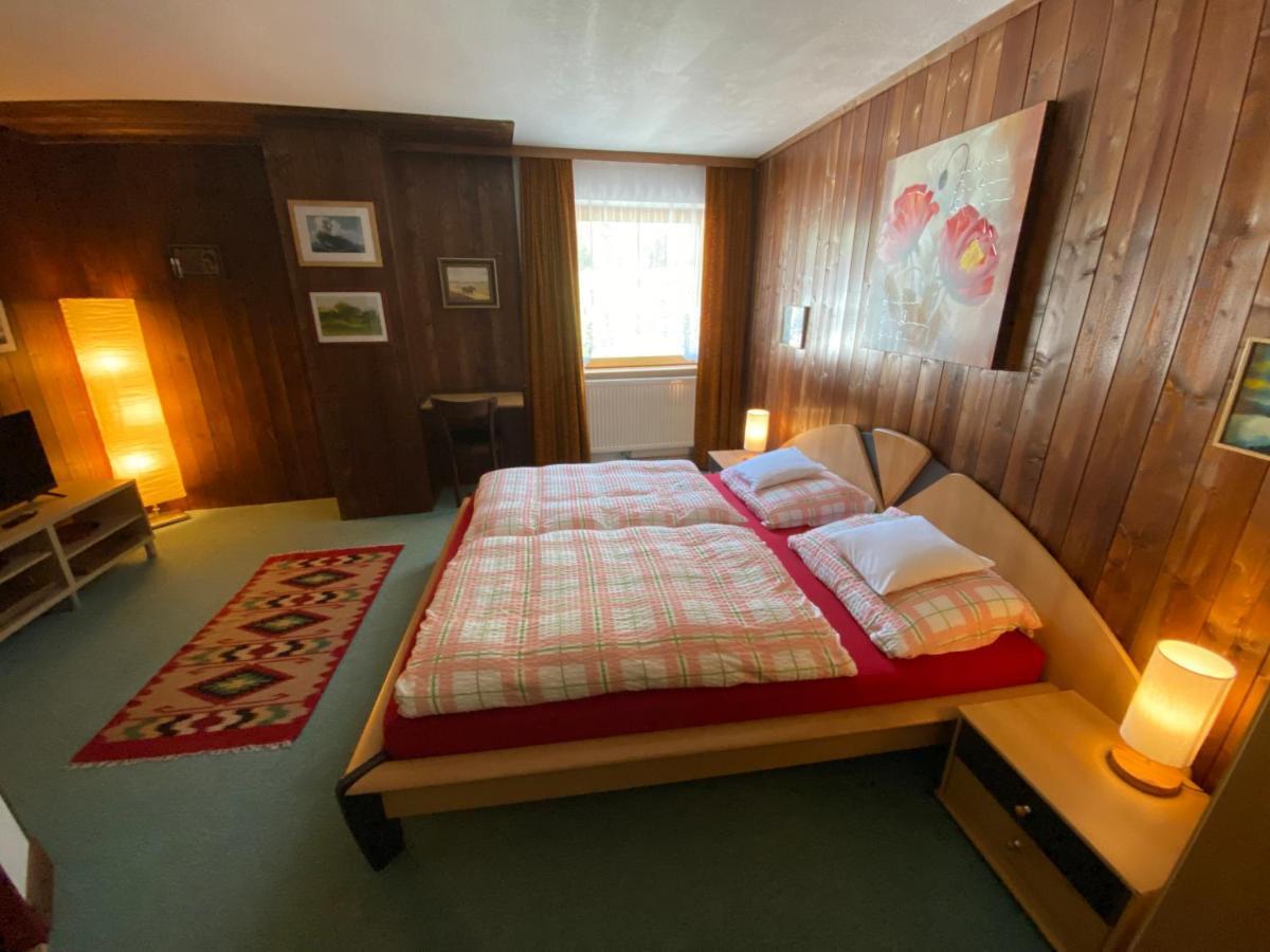 Haus Fiegl Hotel Oetz Eksteriør billede