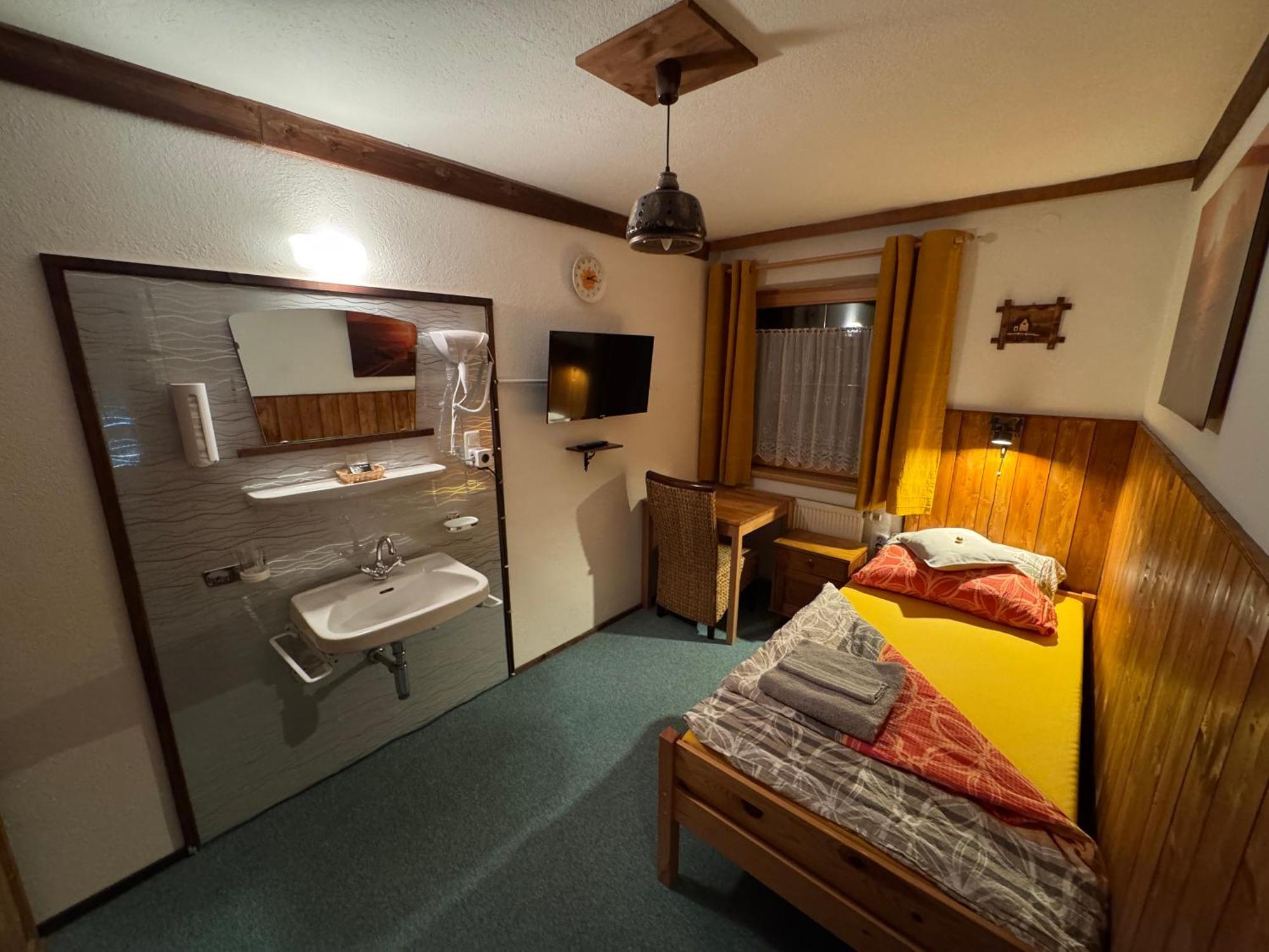 Haus Fiegl Hotel Oetz Eksteriør billede