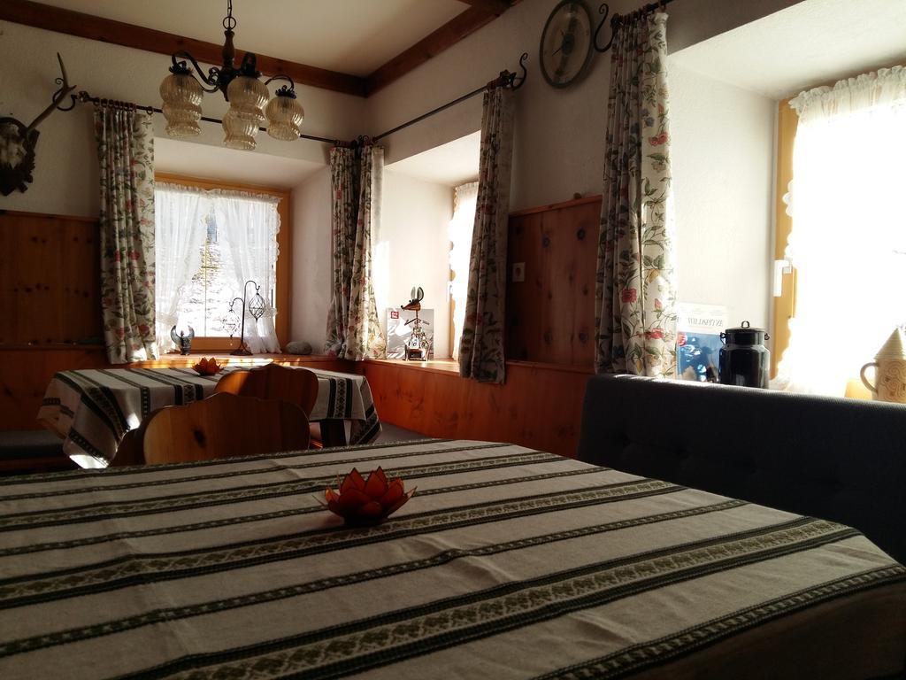 Haus Fiegl Hotel Oetz Eksteriør billede