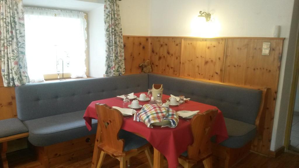 Haus Fiegl Hotel Oetz Eksteriør billede