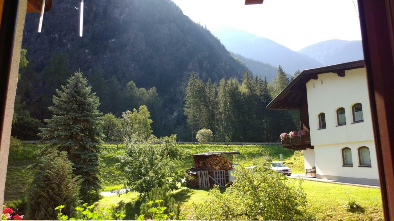 Haus Fiegl Hotel Oetz Eksteriør billede